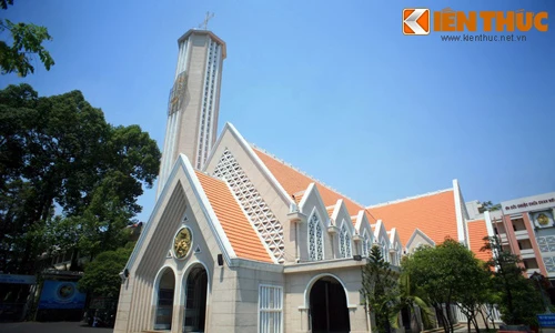 Vẻ đẹp lạ của nhà thờ Dòng Chúa Cứu Thế Sài Gòn