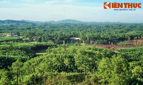 Chinh phục ngọn núi thiêng trấn giữ lăng mộ vua Gia Long