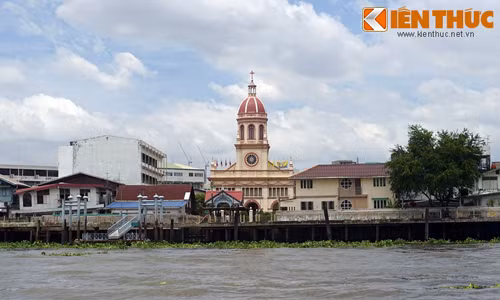 Nhà thờ kiểu Bồ Đào Nha cực nổi tiếng của Bangkok