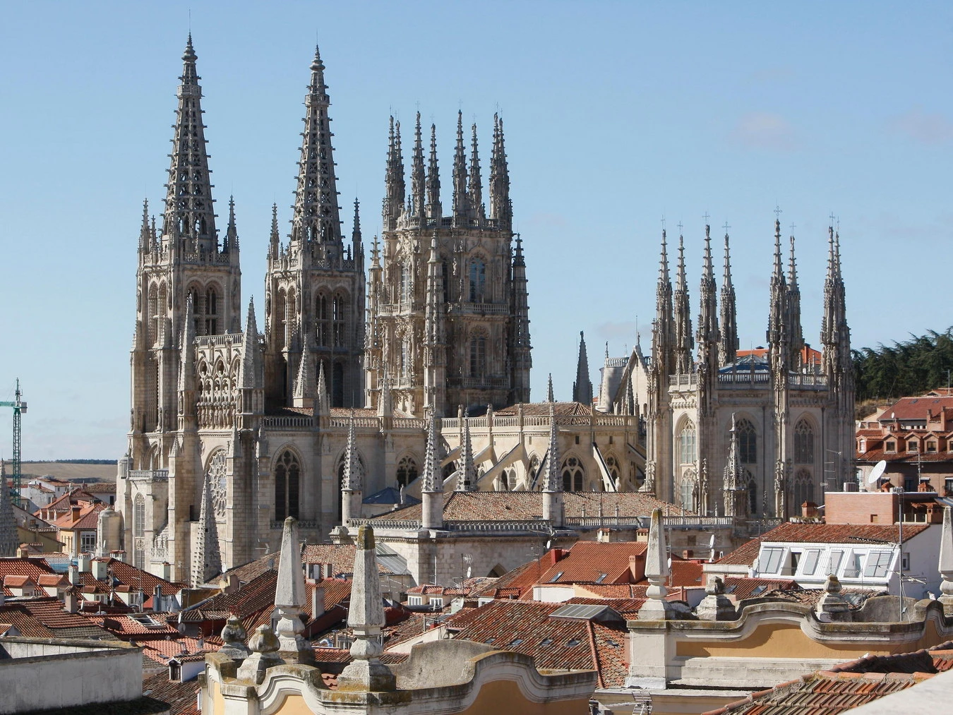 Cảnh gây choáng ngợp ở nhà thờ Gothic tráng lệ nhất Tây Ban Nha