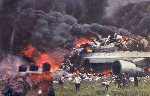 Nhìn lại thảm kịch máy bay khủng khiếp nhất lịch sử