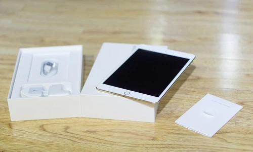 Ảnh: Mở hộp iPad Mini 4 đầu tiên về Việt Nam