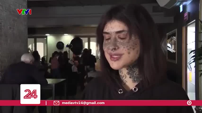 Những cô gái bạch tạng, bị sắc tố da thành người mẫu nổi tiếng 