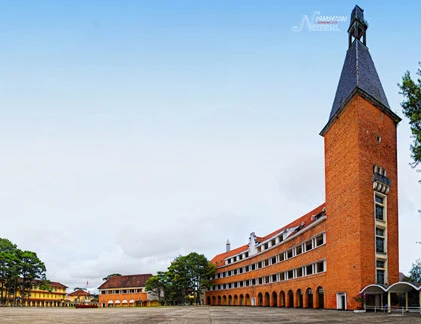 10 ngôi trường cổ kính tuyệt đẹp ở Việt Nam