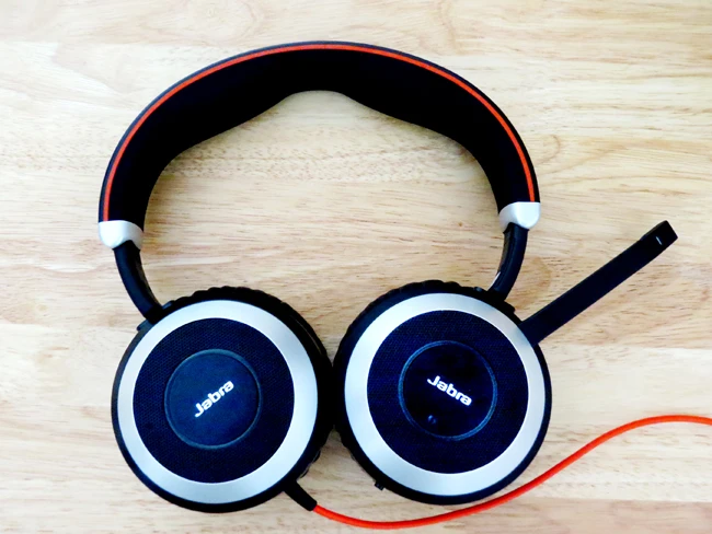 Cận cảnh tai nghe khử tiếng ồn cao cấp Jabra Evolve 80