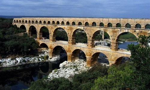 Kỳ quan cầu 3 tầng hoành tráng của đế chế La Mã cổ đại