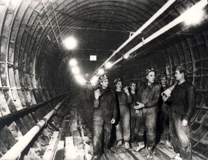 Ảnh độc về đường hầm khổng lồ đầu tiên của Liên Xô