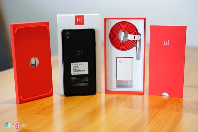 Mở hộp điện thoại OnePlus X giá 4,9 triệu ở VN