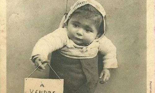 Loạt bưu thiếp "bán trẻ em" lạ lùng ở nước Pháp thế kỷ trước