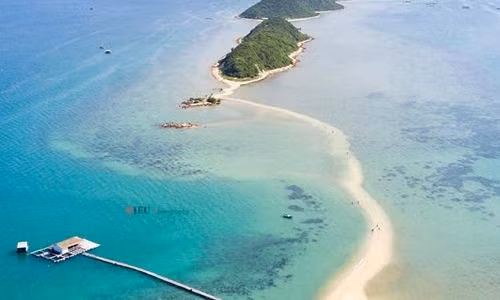 Con đường xuyên biển tuyệt đẹp tại Khánh Hòa nhìn từ trên cao