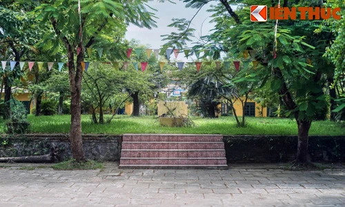 Lạ lùng đàn tế cổ xưa nằm giữa sân trường ở Huế