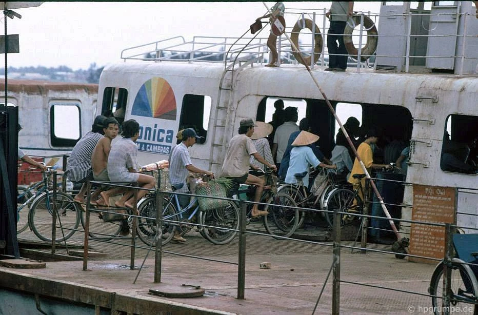 Ảnh khó quên về bến Bạch Đằng ở Sài Gòn năm 1991