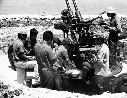 Hình ảnh khó quên về Trường Sa 1988: Trên đảo Phan Vinh