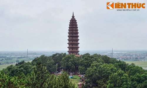 Choáng ngợp tòa bảo tháp kỳ vĩ của chùa Phật Tích