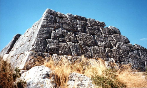 Độc đáo kim tự tháp Hi Lạp cổ đại