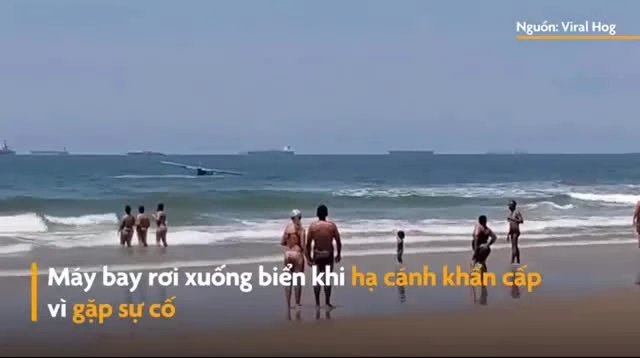 Video: Máy bay rơi xuống bãi biển có nhiều người đang tắm