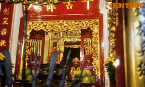 Điều linh diệu riêng có ở ngôi đền nổi tiếng nhất Hà Nội