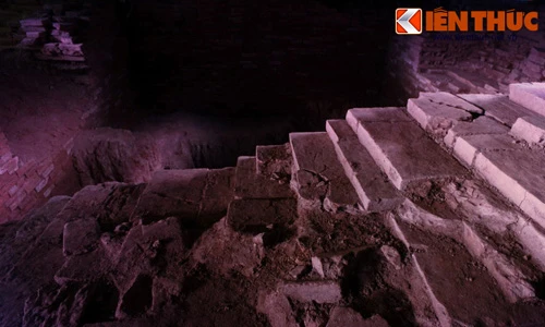 Tàn tích tòa tháp khổng lồ trong lòng đất chùa Phật Tích