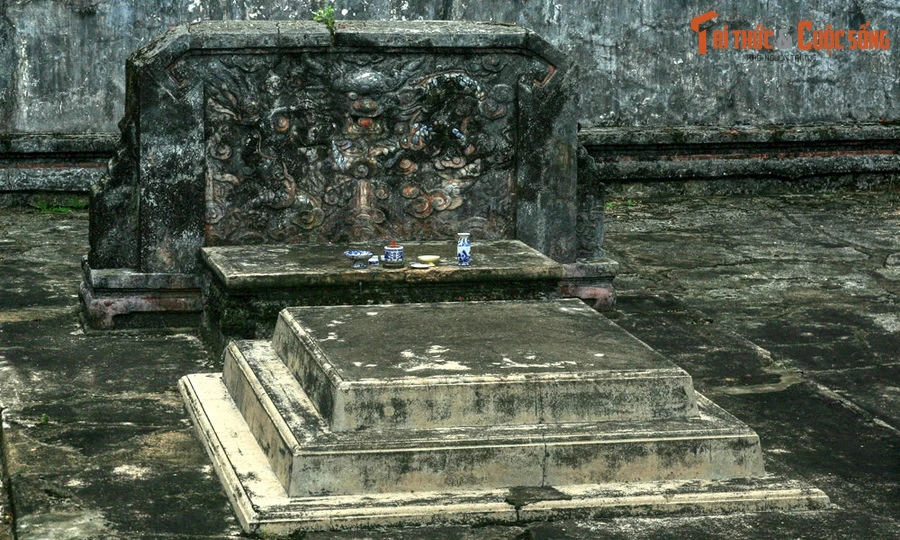 Hai lăng mộ cổ bí ẩn, chứa đầy ân oán lịch sử ở Huế 