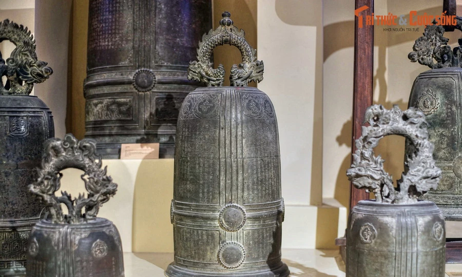 Cận cảnh bộ sưu tập chuông cổ khủng nhất Việt Nam