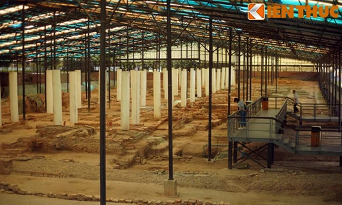 Bí mật bên trong khu khảo cổ khổng lồ giữa Hà Nội