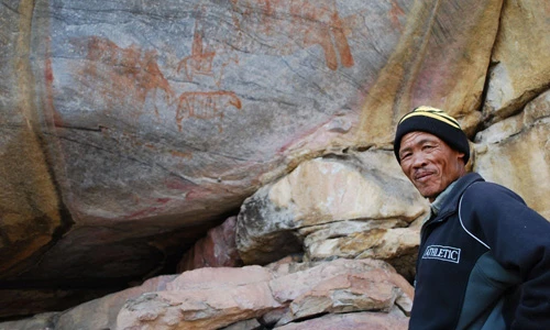 Kiệt tác tranh vẽ ngàn năm tuổi giữa sa mạc châu Phi