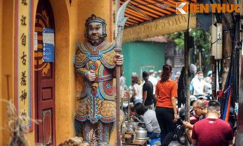 Thiên đường gốm sứ một thời của Hà Nội giờ nổi tiếng vì điều gì?