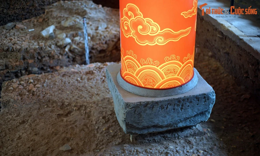 Tận mục dấu tích quý giá của điện Kính Thiên vừa phát lộ