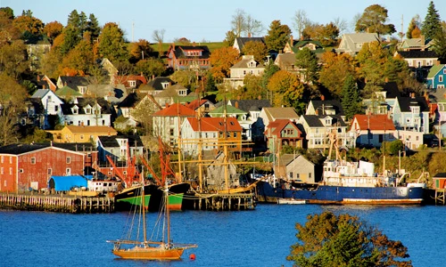 Ngẩn ngơ ngắm thị trấn cổ gần 300 tuổi đẹp như tranh vẽ