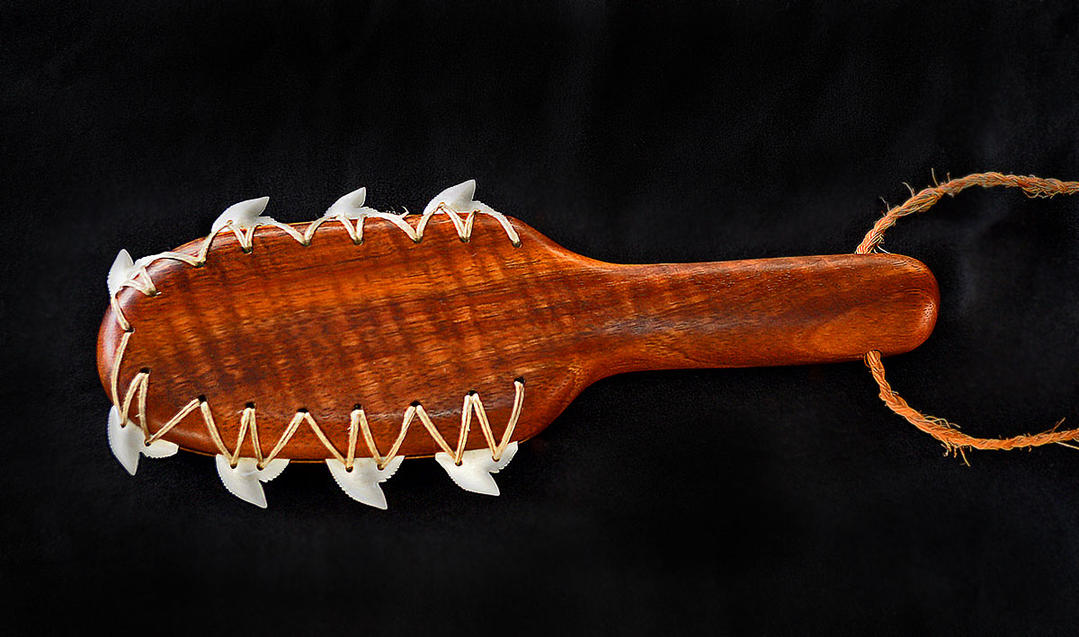 So với các loại vũ khí bằng thép, leiomano có độ sát thương thấp hơn, khó có thể đoạt mạng người chỉ bằng một cú chém.