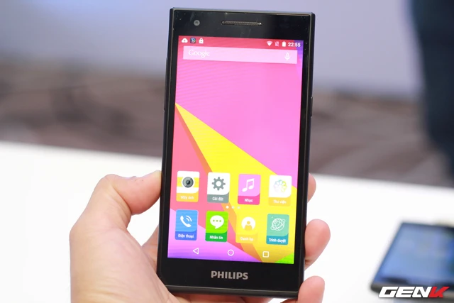 Trên tay Philips S358 - smartphone chuyên selfie giá rẻ ở Việt Nam