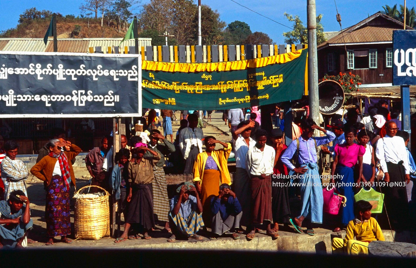 Loạt ảnh cực sinh động về đất nước Myanmar năm 1996 (2)