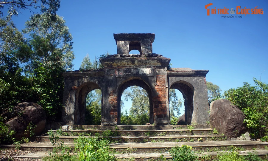 Tàn tích ngôi chùa cổ cực đẹp ở đất Quảng Ngãi