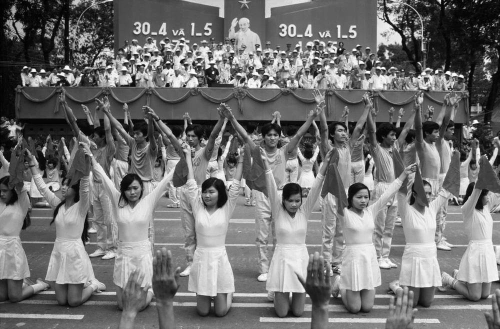 Loạt ảnh đặc biệt về Sài Gòn - TP HCM tròn 10 năm sau ngày giải phóng