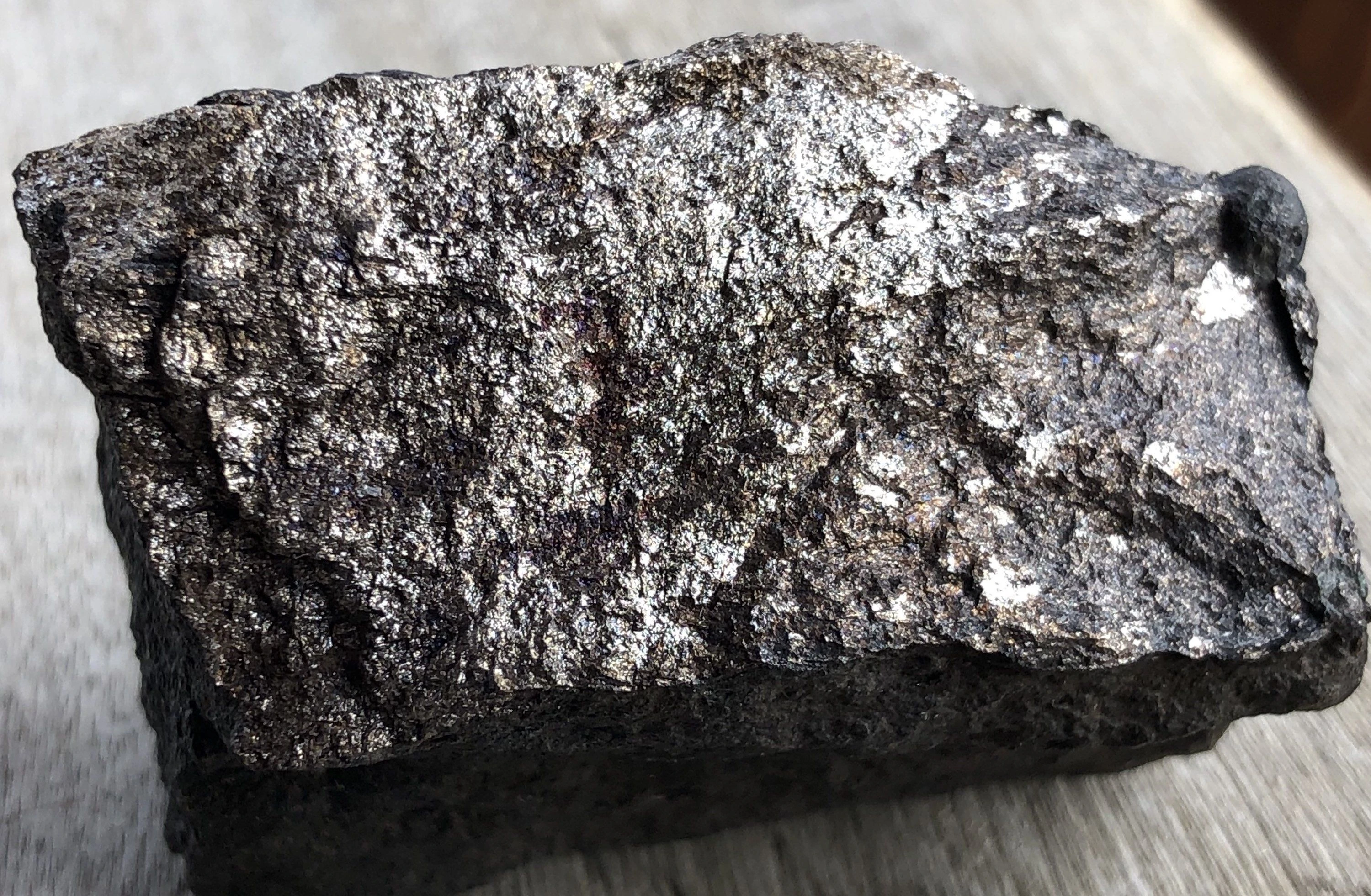 Điều đáng ngạc nhiên về kim loại quý giá thứ hai trong lịch sử