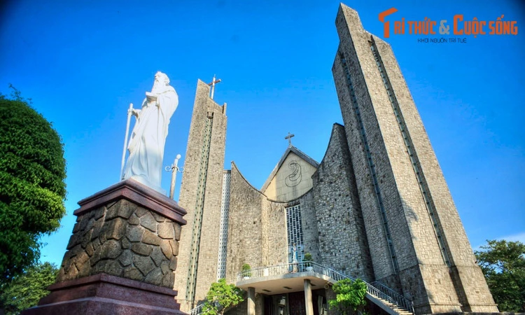 Top 10 nhà thờ chính tòa nổi tiếng nhất Việt Nam