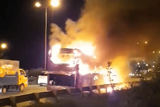 Vi sao xe khach giuong nam lien tuc chay?