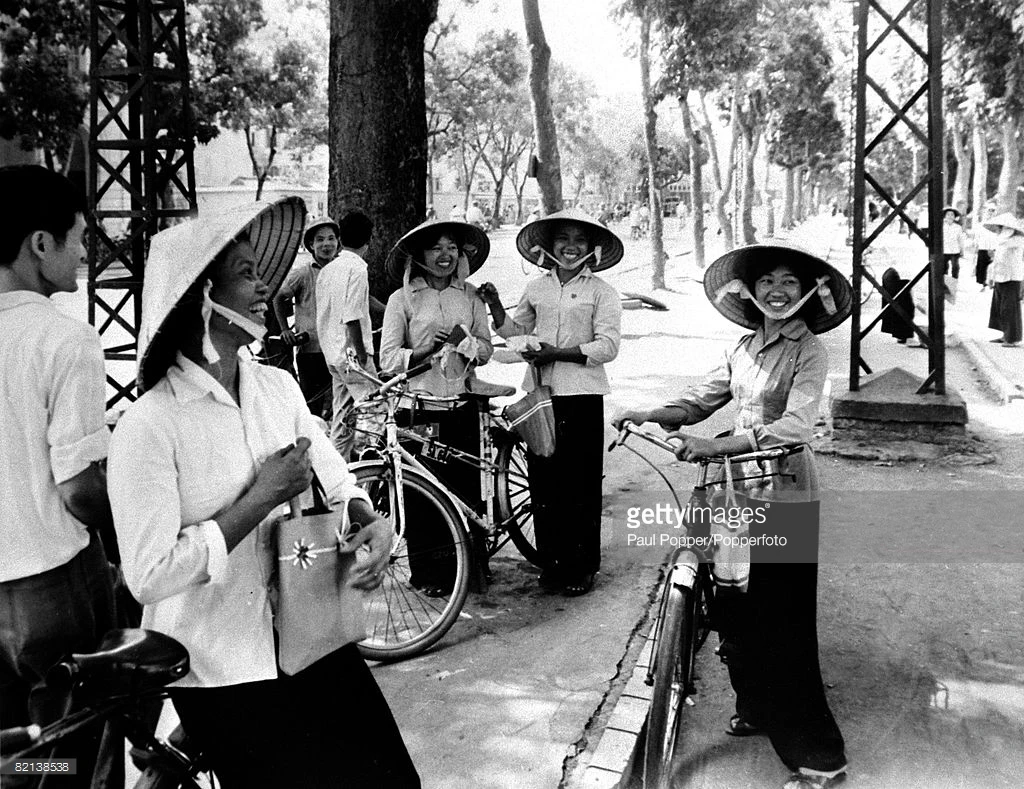 Phụ nữ Việt thời chiến qua ảnh phóng viên quốc tế (2)