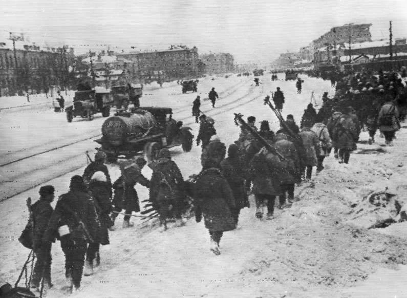 Liên Xô đã phá vòng vây của Đức ở Leningrad như thế nào?