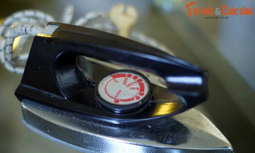 Sự thật gây sốc về bàn là hoa dâu huyền thoại thời bao cấp