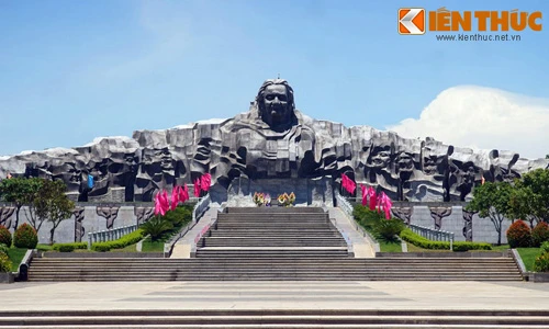 Lặng người tại thánh địa của các Bà mẹ Việt Nam anh hùng