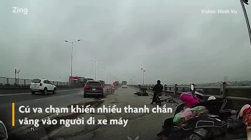 Video: Khoảnh khắc chiếc Audi Q7 húc văng dải phân cách cầu Thanh Trì