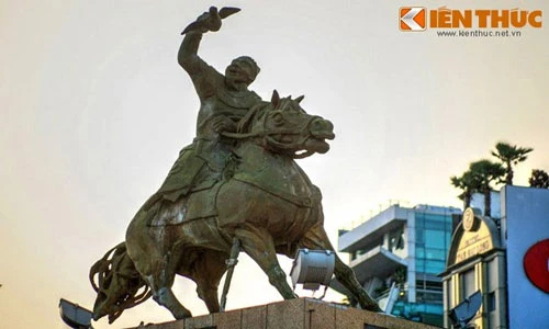 Ngắm 3 tượng đài nổi tiếng sắp di dời ở Sài Gòn