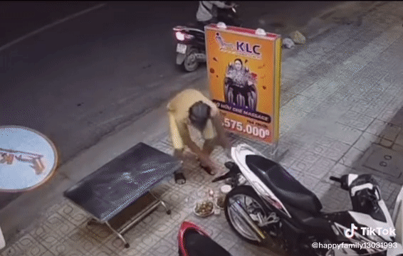 'Tam tia' mam cung co hon thang 7, ke gian be di thu bat ngo