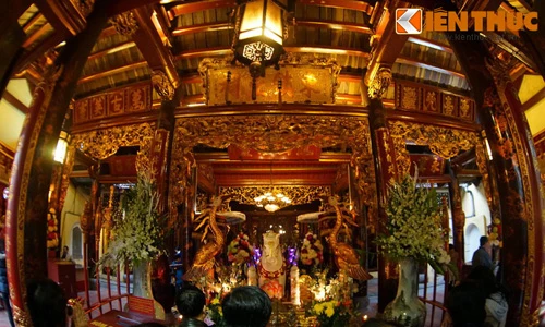 Khám phá ngôi đền cổ nhất Hà Nội