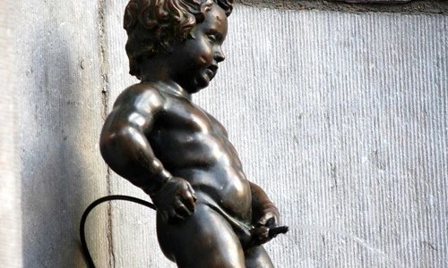 Ngắm bức tượng trẻ em 400 tuổi nổi tiếng nhất thế giới