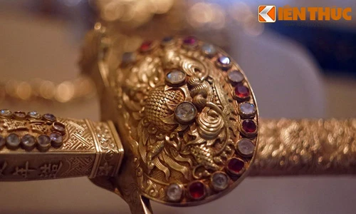 Lóa mắt trước bảo kiếm tuyệt đẹp của vua Khải Định