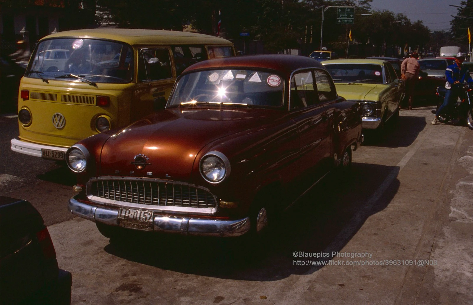 Bộ ảnh chất lừ về cuộc sống ở thành phố Bangkok năm 1989 (1)