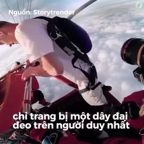 Nhảy từ khinh khí cầu mà không cần dù lượn