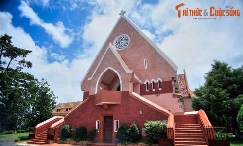 Điểm danh 20 nhà thờ nổi tiếng nhất Việt Nam (2)